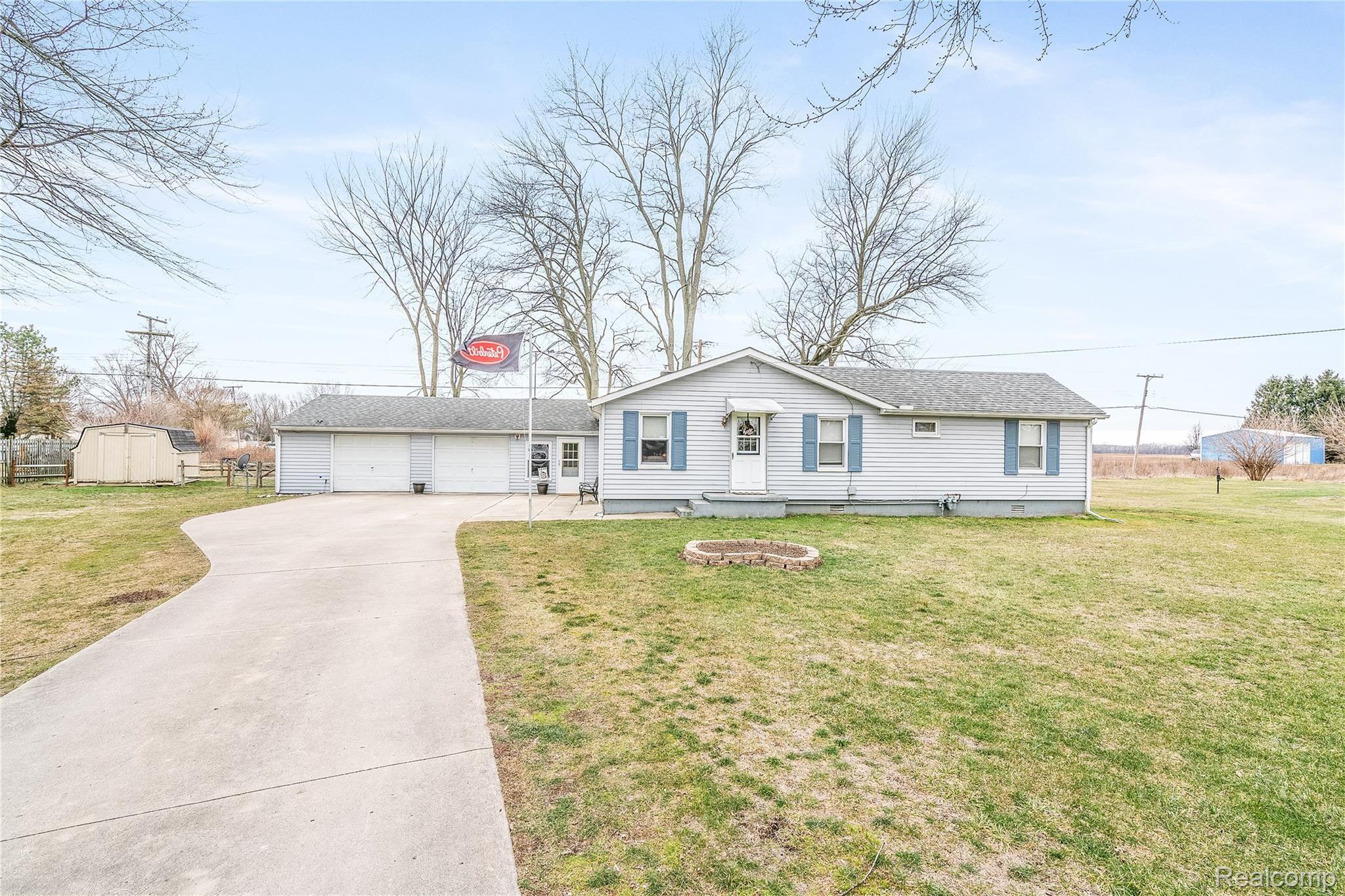 4047 Blue Bush Road Monroe, MI 48162 - Photo 32 of 38 4047 Bluebush-6199.jpg