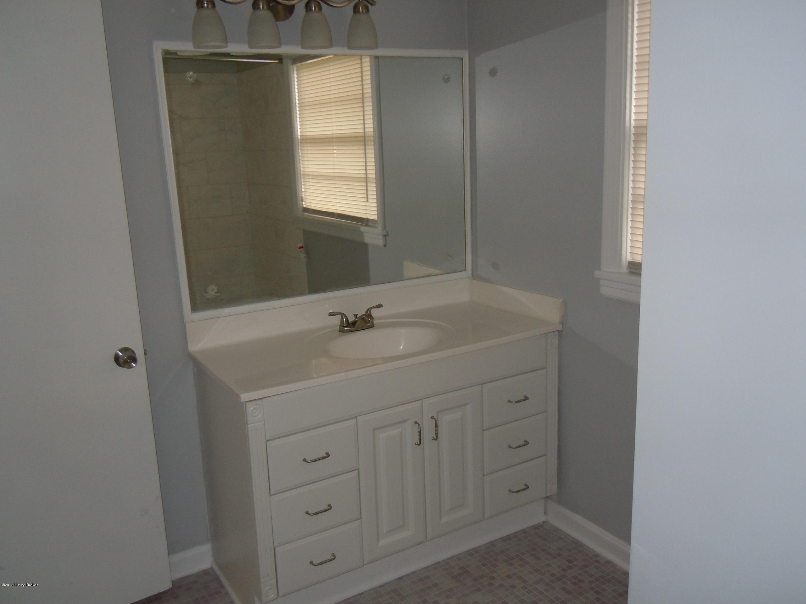 2024 Janlyn Road Jeffersontown, KY 40299 - Photo 13 of 27 DSCN4351