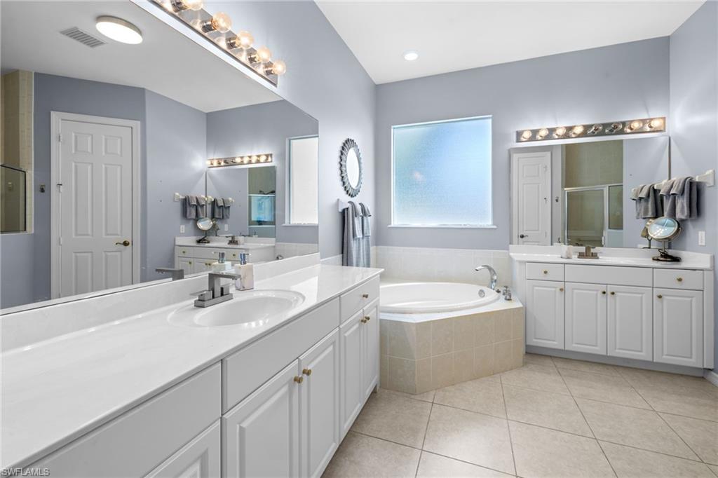 4208 Hampton Lane Naples, FL 34119 - Photo 19 of 48