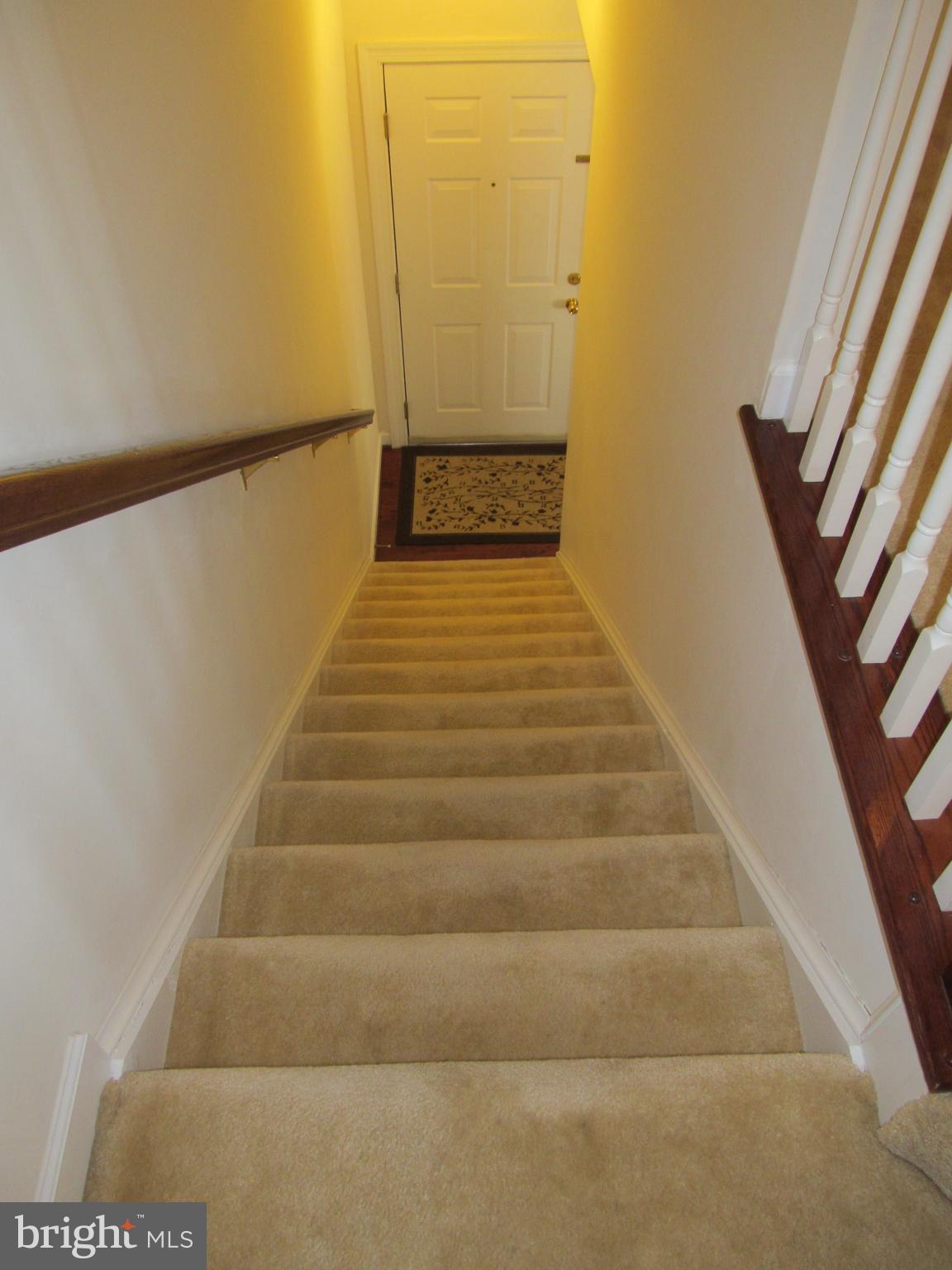2511 Pascal Place Herndon, VA 20171 - Photo 12 of 30 Up to second level