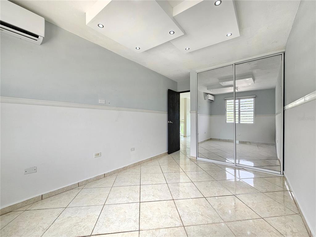3 B-10 Bayamon, PR 00956 - Photo 12 of 45 SECOND ROOM