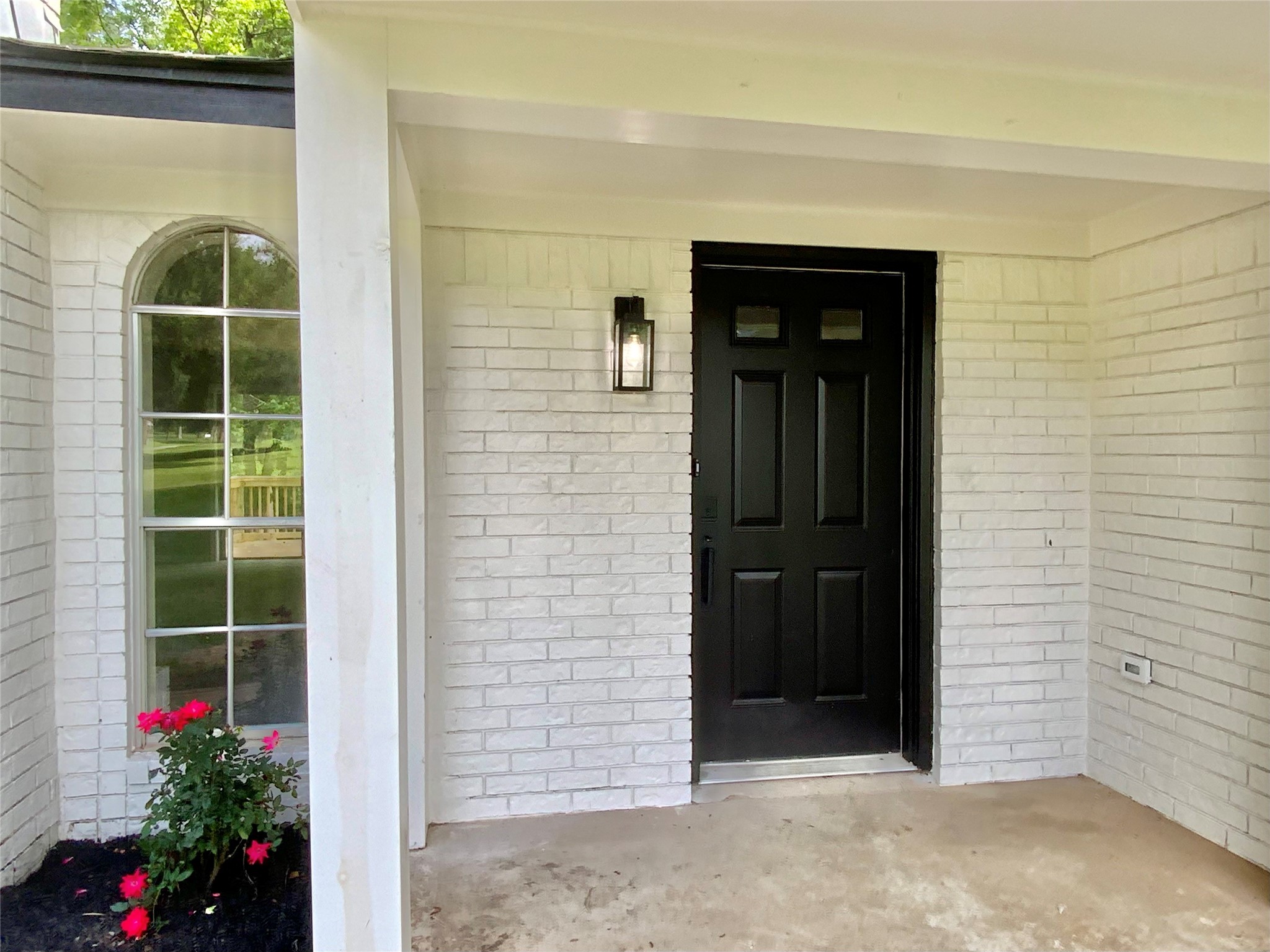 296 Kings Row Street Livingston, TX 77351 - Photo 7 of 35 Come on in!