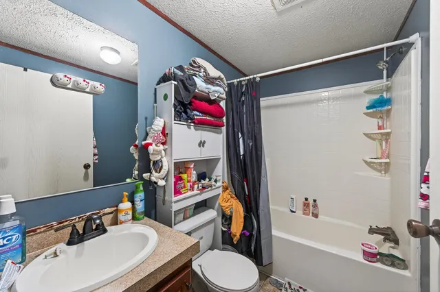 $85,000 | 7433 West Circle Northeast, Fridley, MN 55432