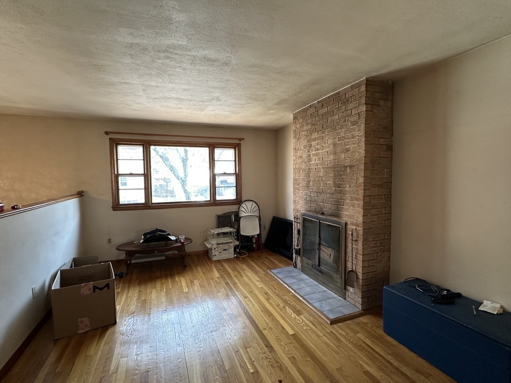 52 Hesper Street Saugus, MA 01906 - Photo 3 of 5