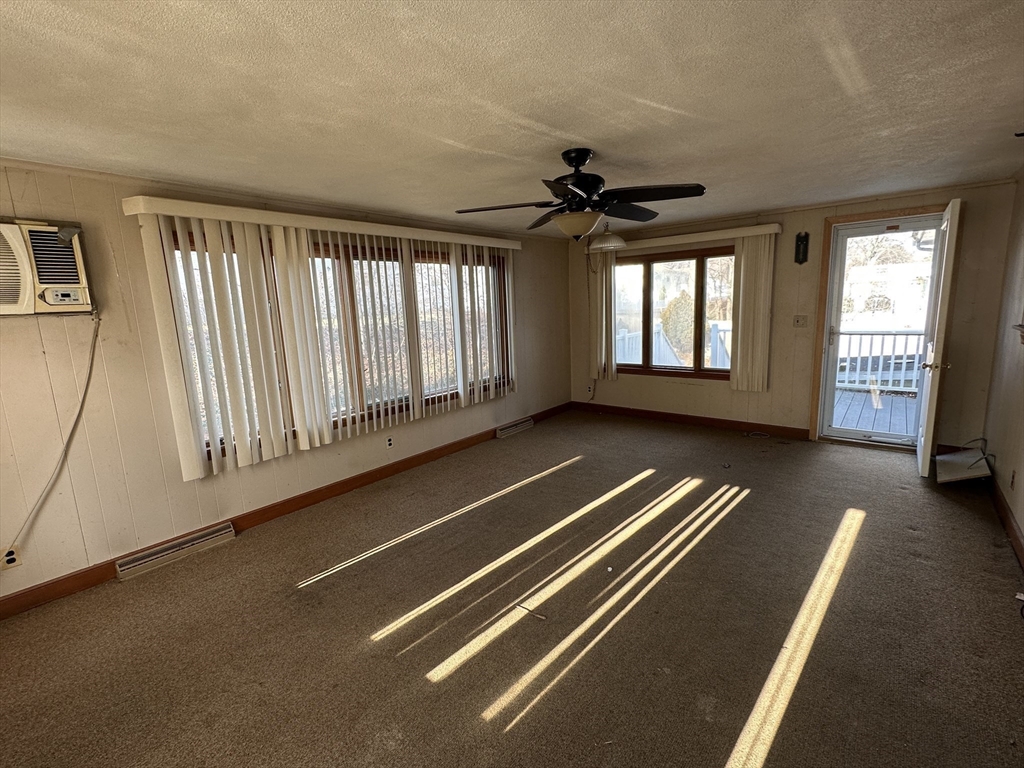 52 Hesper Street Saugus, MA 01906 - Photo 4 of 5