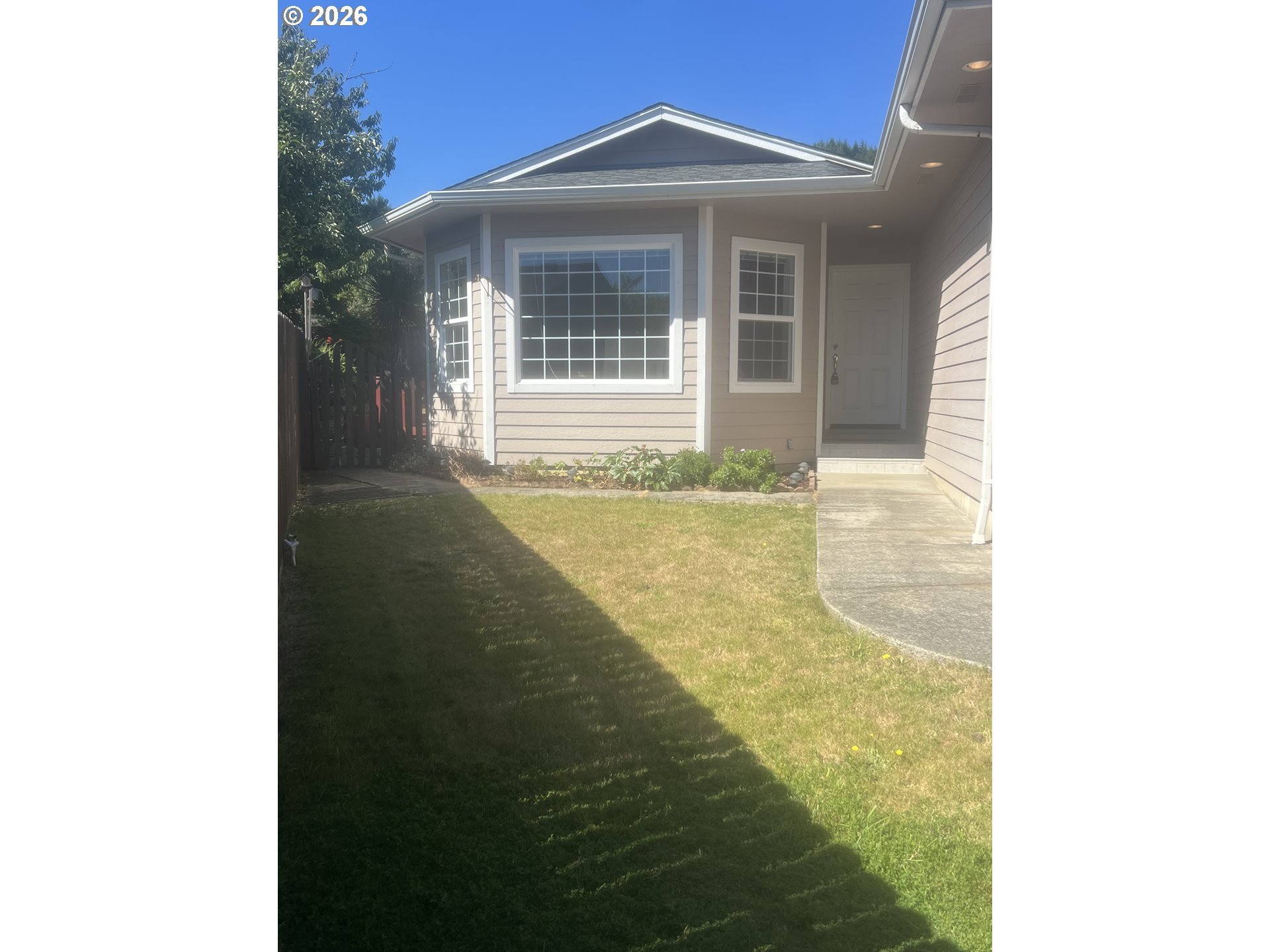 142 Swain Court Reedsport, OR 97467 - Photo 2 of 32