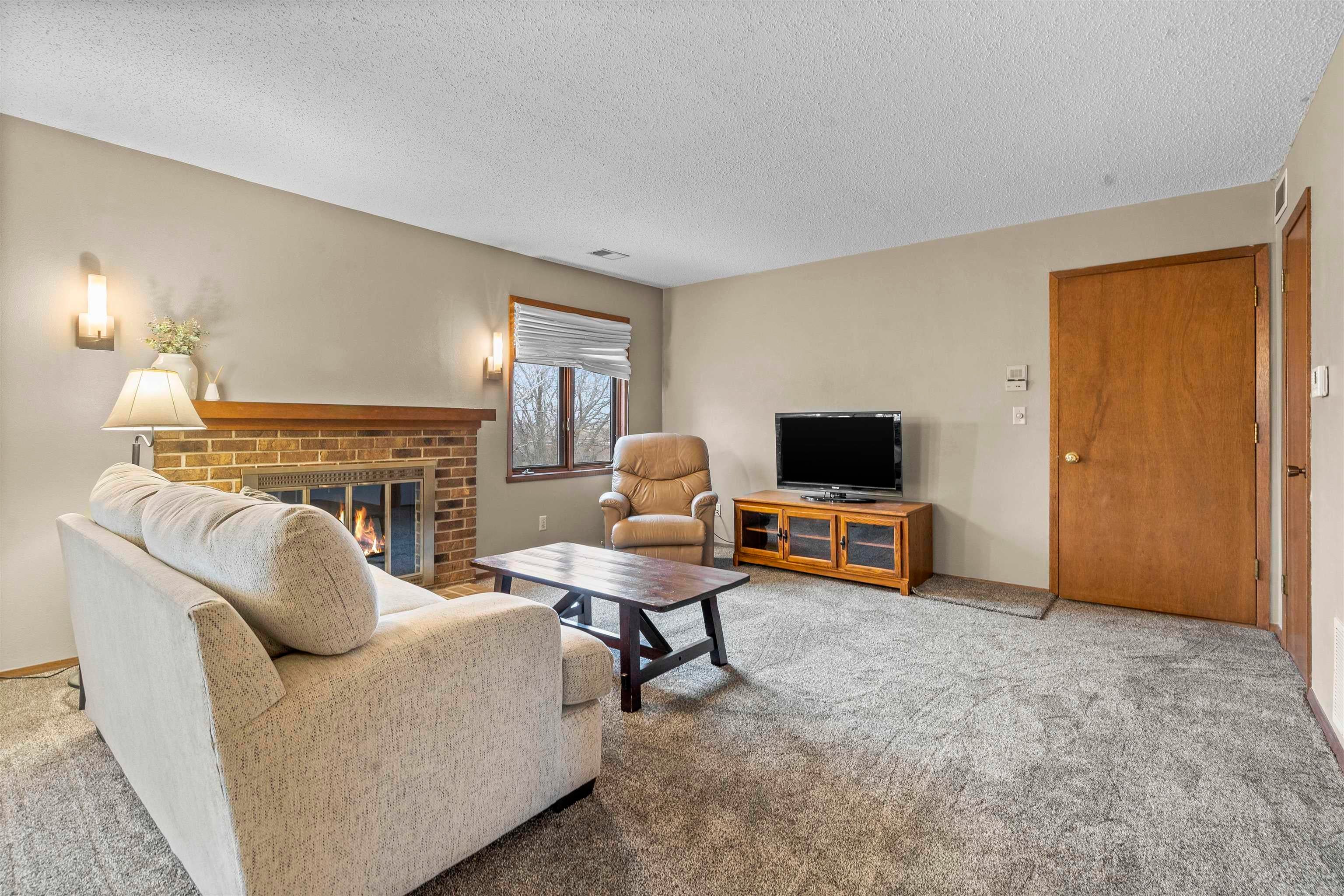 3917 Bradley Road, Unit H Waterloo, IA 50701 - Photo 5 of 17 Gallery Image 5