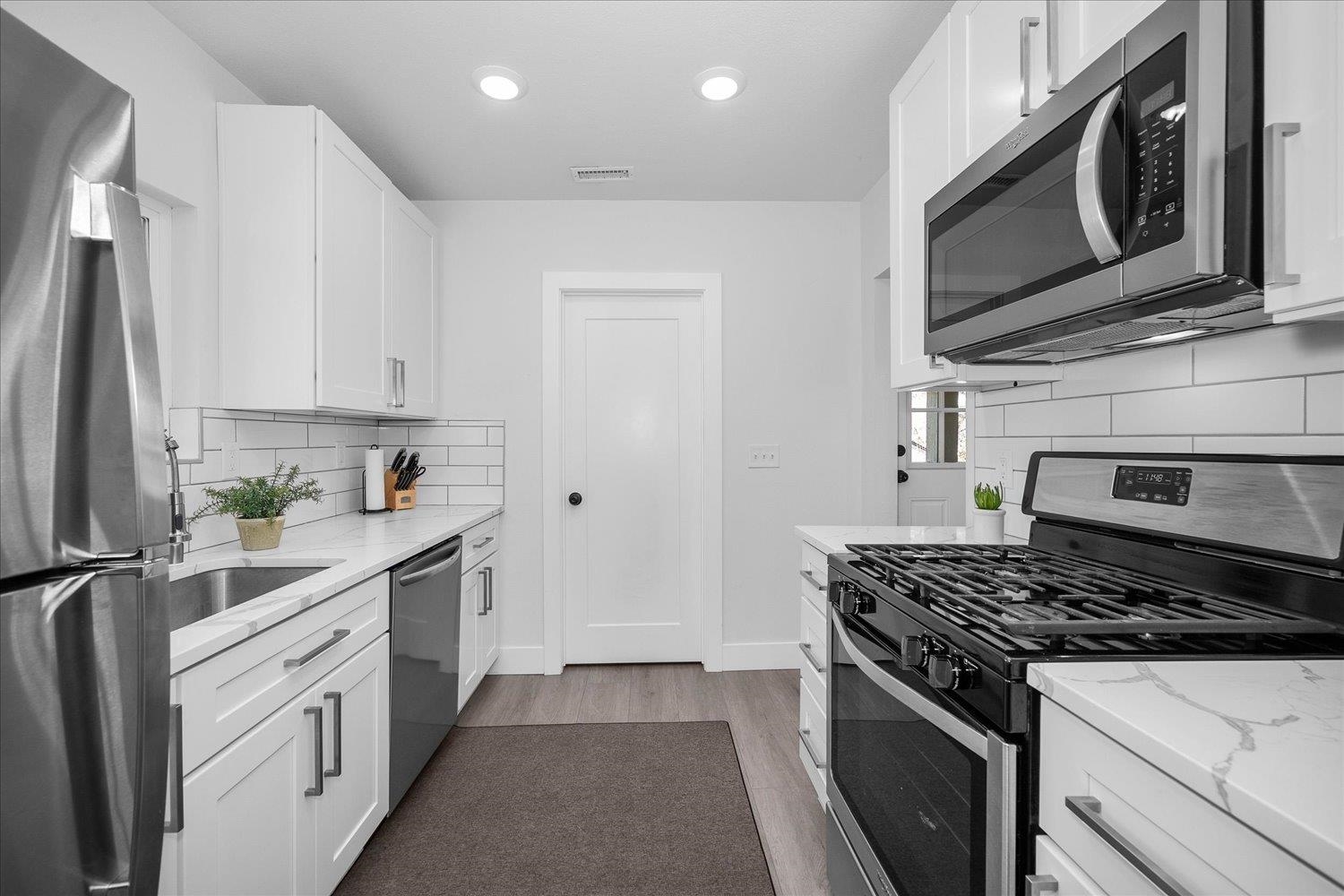 513 East 8th Avenue Spokane, WA 99202 - Photo 8 of 21