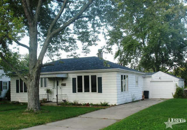 309 Stratton Way Decatur, IN 46733 - Photo 1 of 5
