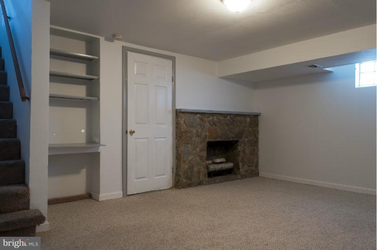 636 Middlesex Road Baltimore, MD 21221 - Photo 15 of 23 Family Room