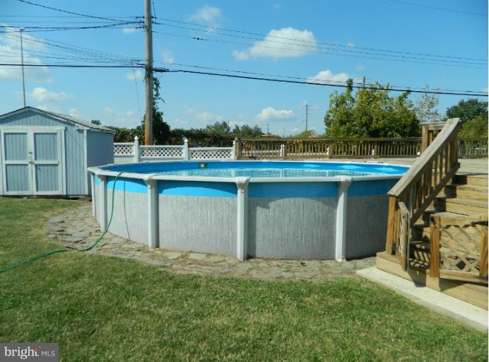636 Middlesex Road Baltimore, MD 21221 - Photo 19 of 23 Pool