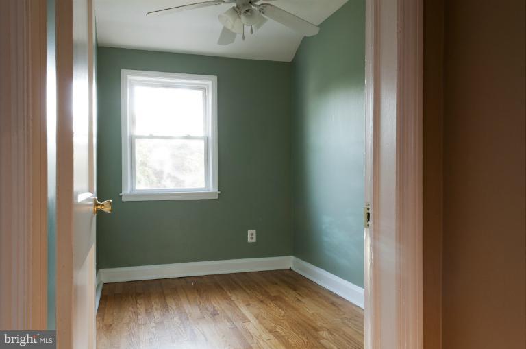 636 Middlesex Road Baltimore, MD 21221 - Photo 8 of 23 Bedroom 3