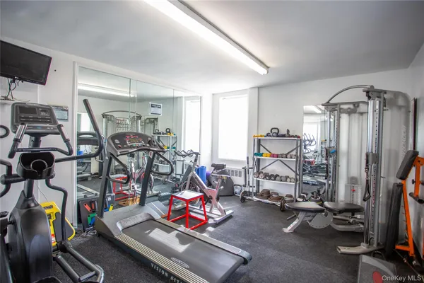 $2,150 | 855 East Broadway, Unit LC, Long Beach, NY 11561