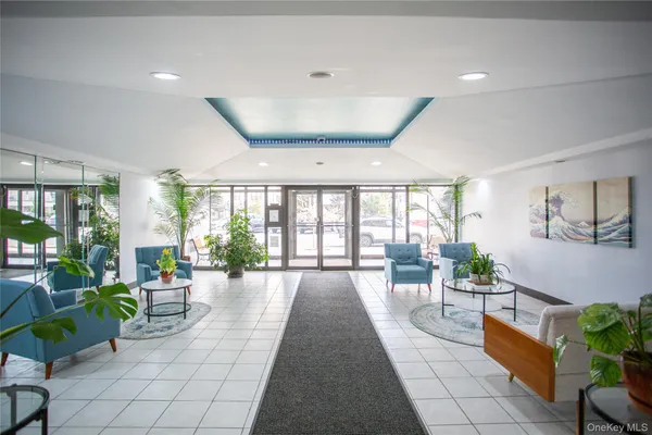 $2,150 | 855 East Broadway, Unit LC, Long Beach, NY 11561