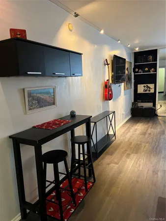 $2,150 | 855 East Broadway, Unit LC, Long Beach, NY 11561