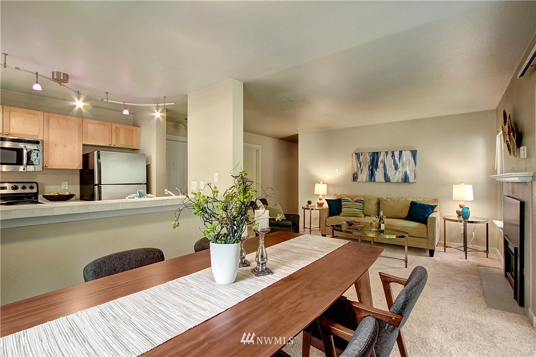 9805 Avondale Road Northeast, Unit V258 Redmond, WA 98052 - Photo 2 of 18