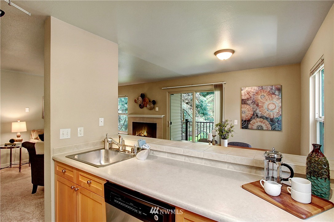 9805 Avondale Road Northeast, Unit V258 Redmond, WA 98052 - Photo 4 of 18