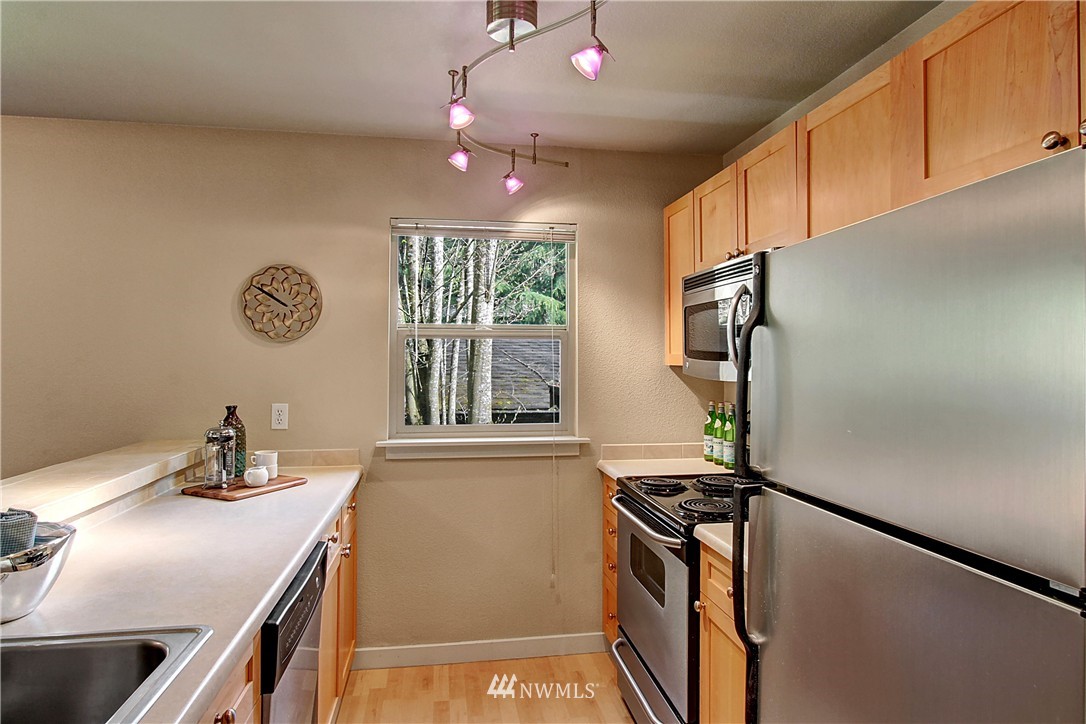 9805 Avondale Road Northeast, Unit V258 Redmond, WA 98052 - Photo 5 of 18