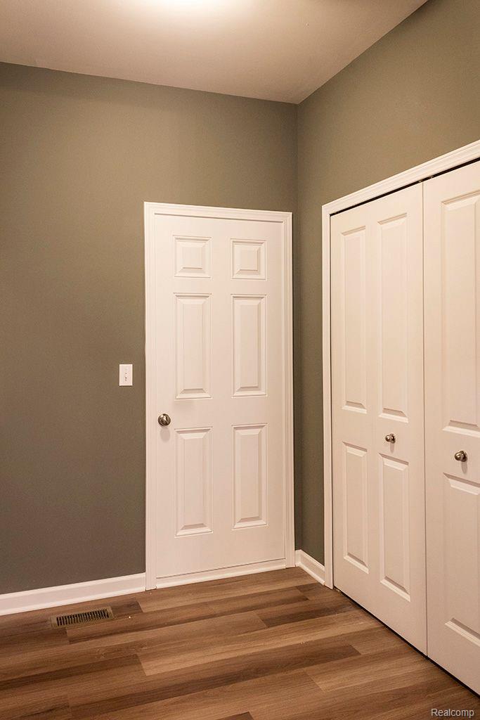 559 Cannonade Loop Howell, MI 48843 - Photo 28 of 29 Mud room