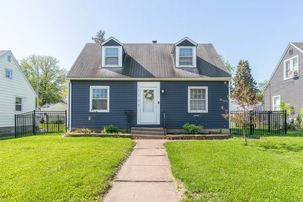 $149,000 | 2223 West Rusholme Street, Davenport, IA 52804