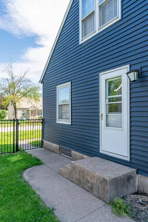 $149,000 | 2223 West Rusholme Street, Davenport, IA 52804
