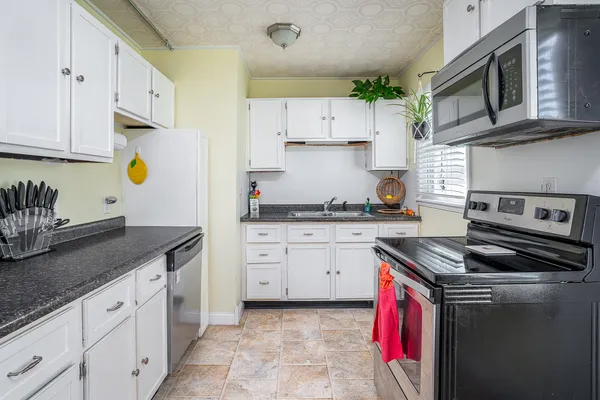 $149,000 | 2223 West Rusholme Street, Davenport, IA 52804
