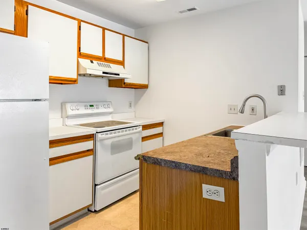 $1,600 | 132 Meadow Ridge Road, Unit 132, Smithville, NJ 08205