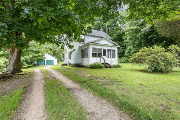 $289,900 | 842 10th Street, Plainwell, MI 49080