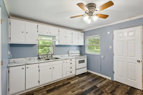 $289,900 | 842 10th Street, Plainwell, MI 49080