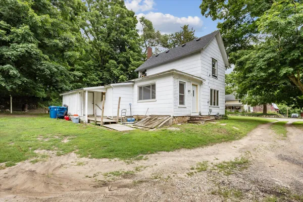 $289,900 | 842 10th Street, Plainwell, MI 49080