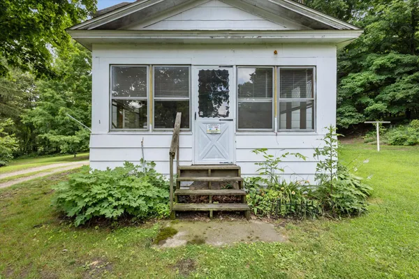 $289,900 | 842 10th Street, Plainwell, MI 49080