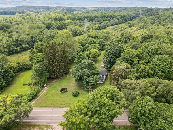 $289,900 | 842 10th Street, Plainwell, MI 49080