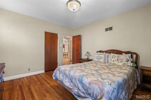 $400,000 | 5850 Neosho Street, St. Louis, MO 63109