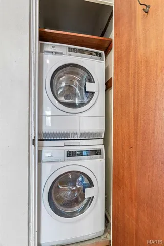 $400,000 | 5850 Neosho Street, St. Louis, MO 63109