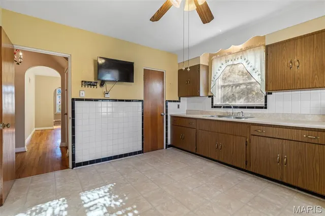 $400,000 | 5850 Neosho Street, St. Louis, MO 63109