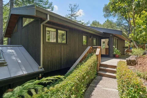 $3,895,000 | 83 Hatzic Court, Larkspur, CA 94939