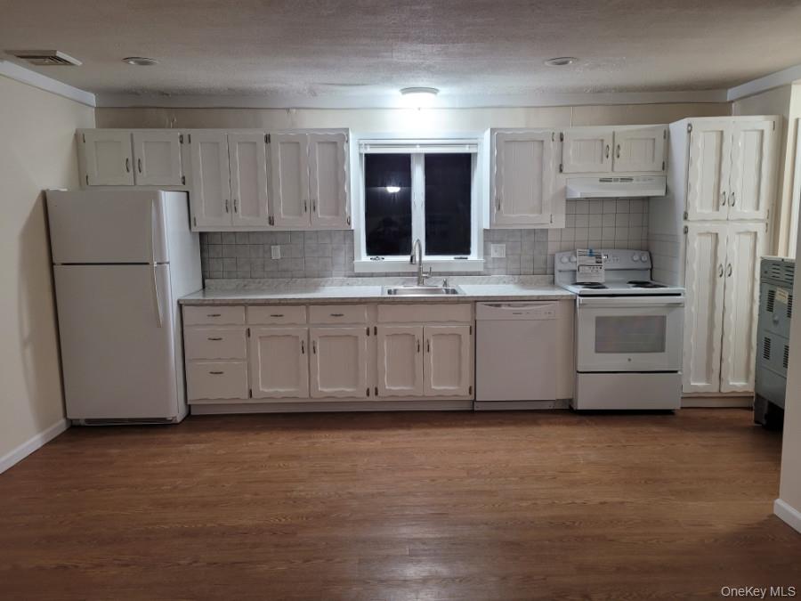 8068 Albany Post Road, Unit 2 Red Hook, NY 12571 - Photo 2 of 8 Kitchen