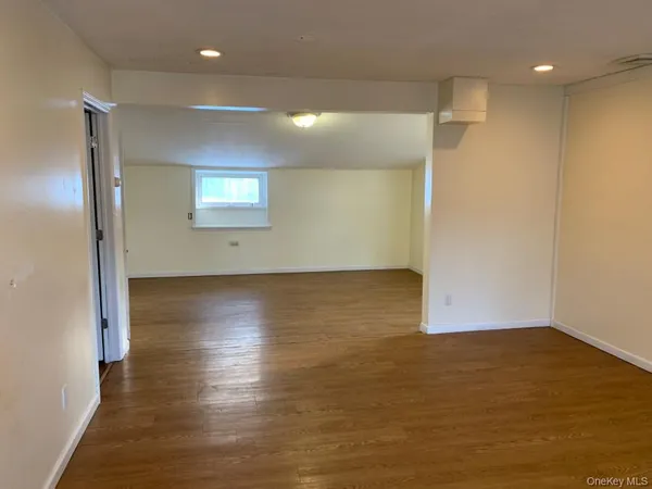$2,000 | 8068 Albany Post Road, Unit 2, Red Hook, NY 12571