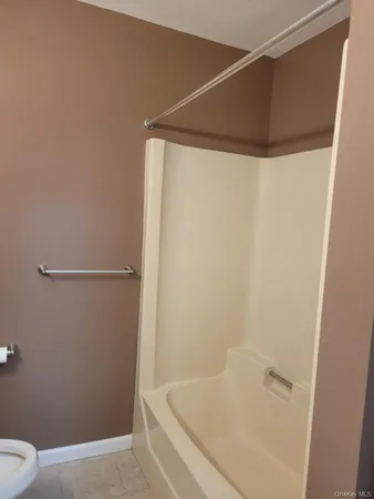 $2,000 | 8068 Albany Post Road, Unit 2, Red Hook, NY 12571