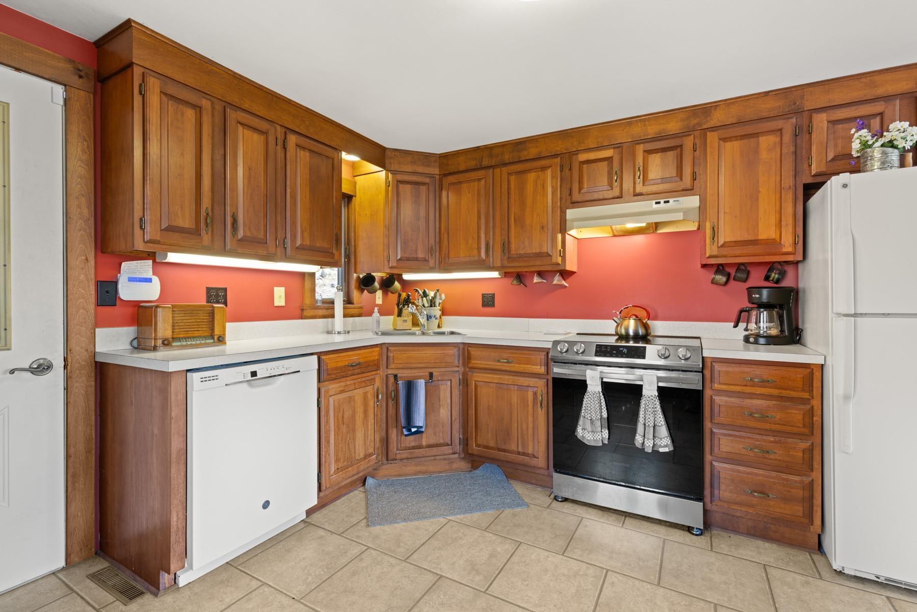 51 North Shore Road New Durham, NH 03855 - Photo 12 of 43