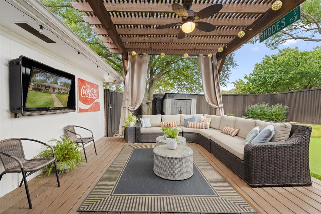 15935 Longvista Drive Dallas, TX 75248 - Photo 24 of 27 a view of a patio with couches and potted plants