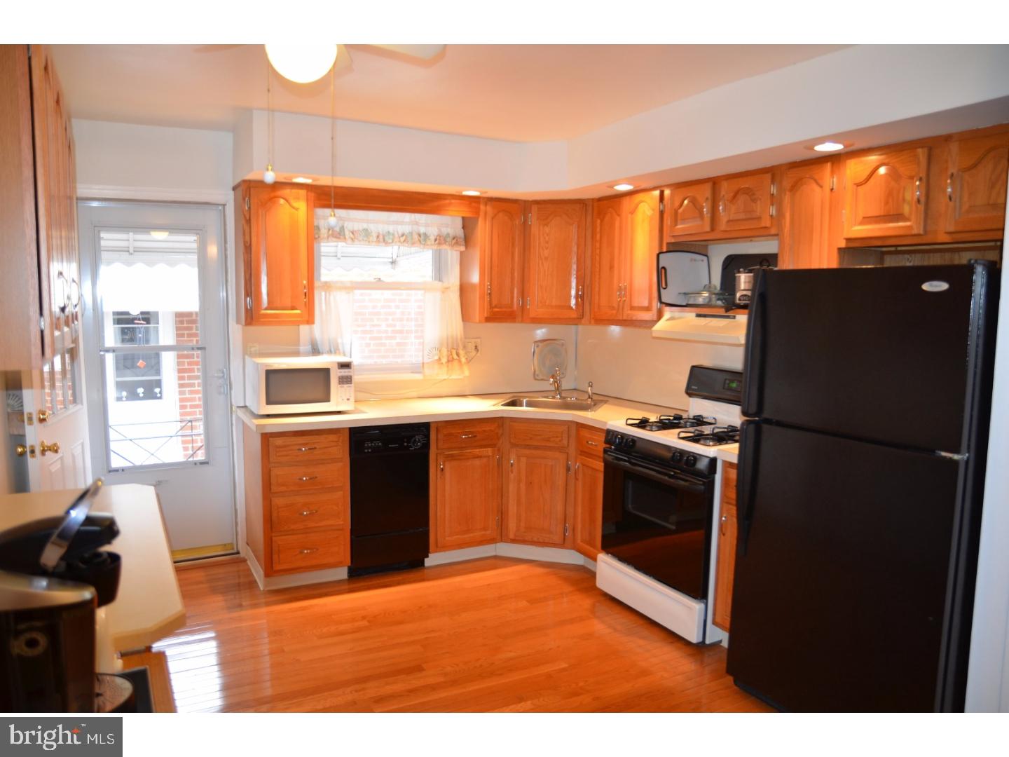 15118 Carter Road Philadelphia, PA 19116 - Photo 4 of 20 Gallery Image 4