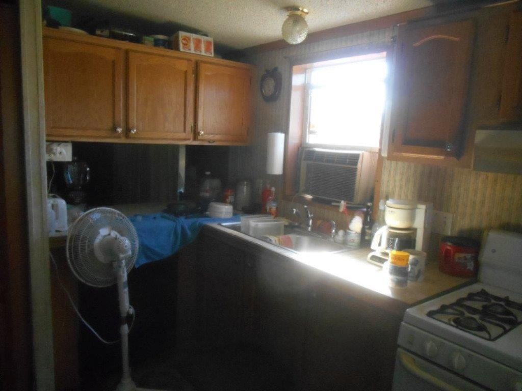 22701 West North County Line Road Newaygo, MI 49337 - Photo 5 of 11 kitchen lg