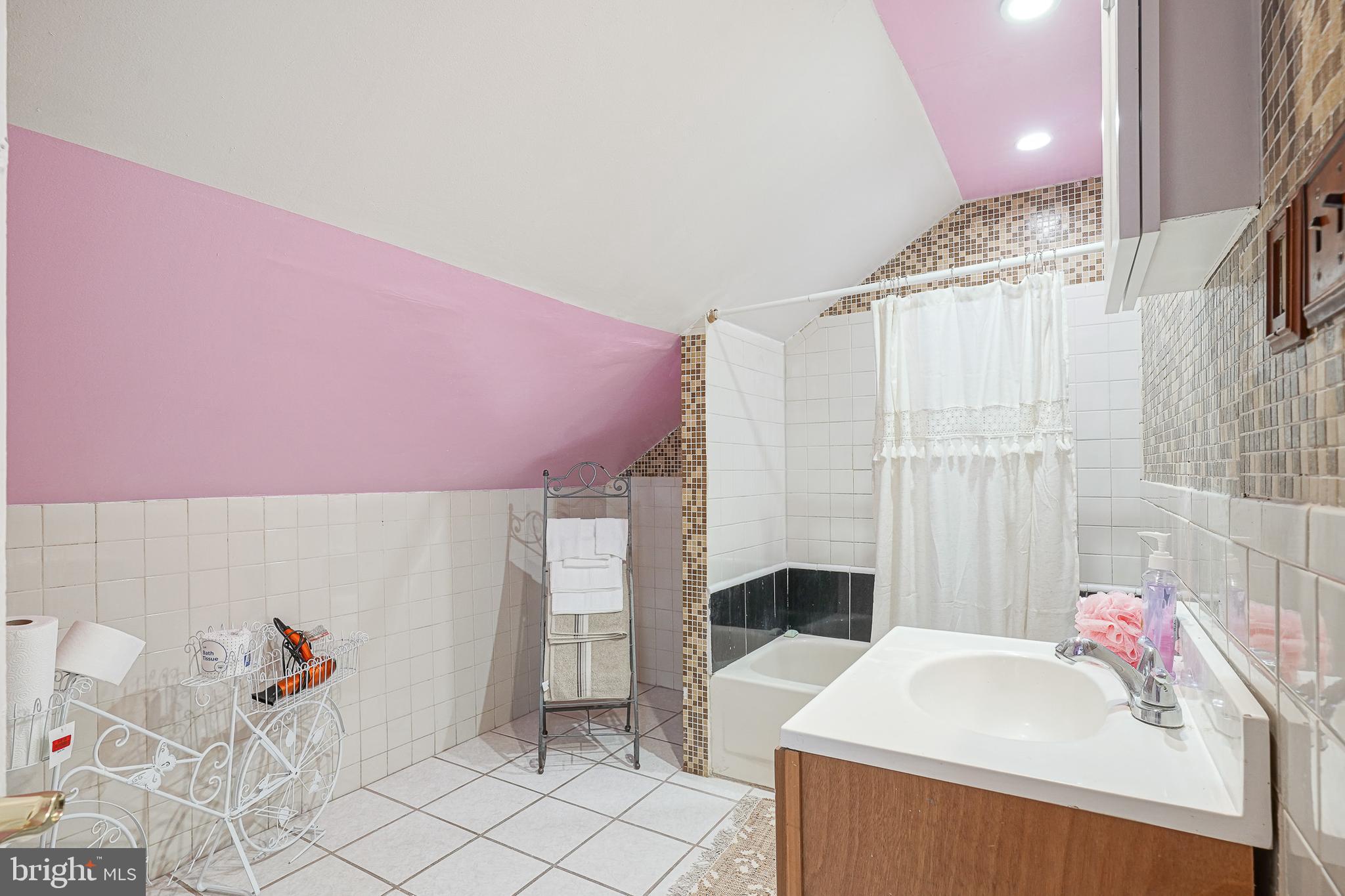9336 Academy Road Philadelphia, PA 19114 - Photo 21 of 28