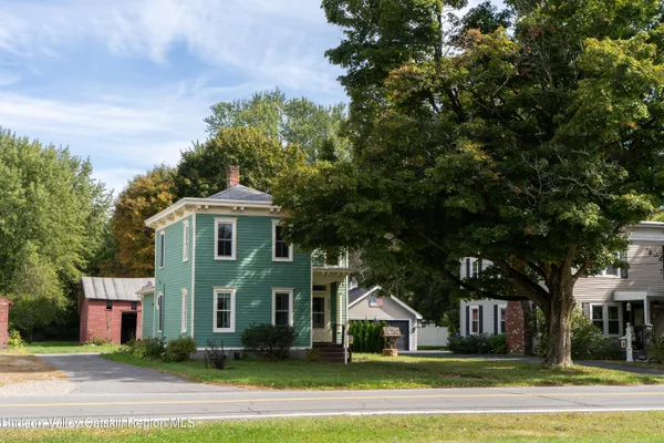 $300,000 | 850 County Road 25, Stuyvesant, NY 12174
