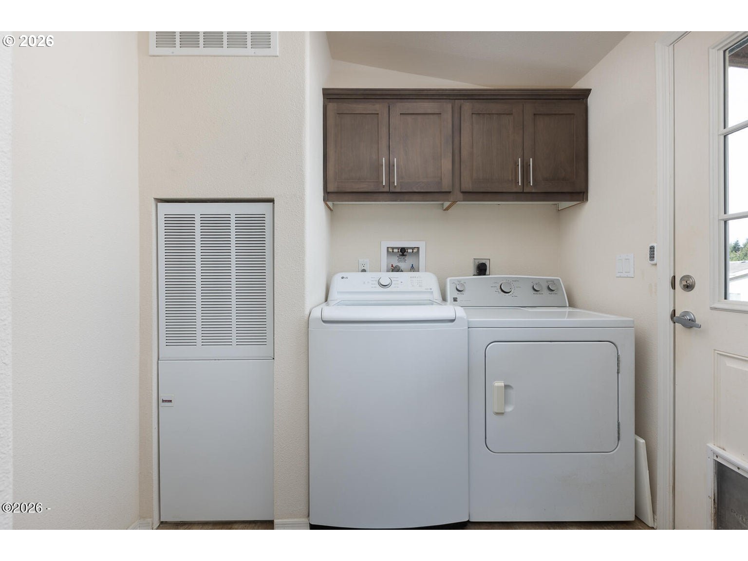 777 Southeast Winchell Street Depoe Bay, OR 97341 - Photo 19 of 29 a utility room with closet dryer and washer