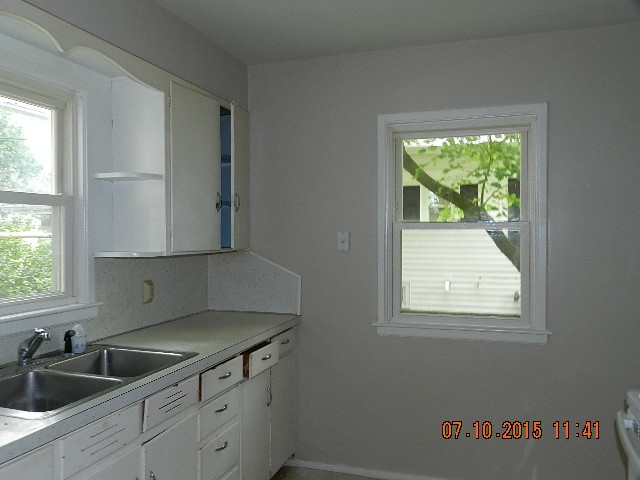 310 West 11th Street Rochester, IN 46975 - Photo 6 of 12
