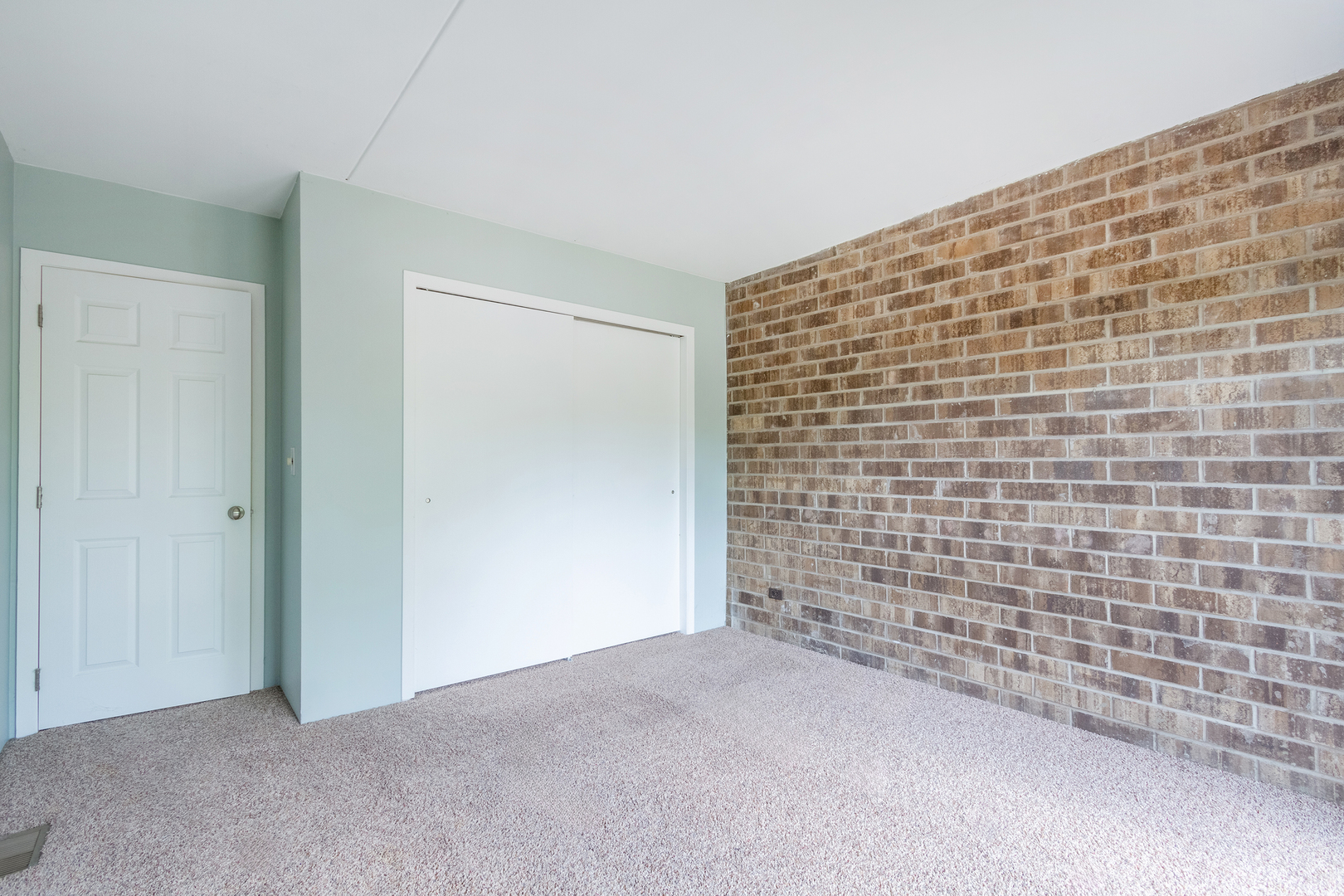 1010 Kenneth Circle Elgin, IL 60120 - Photo 13 of 18 a view of an empty room