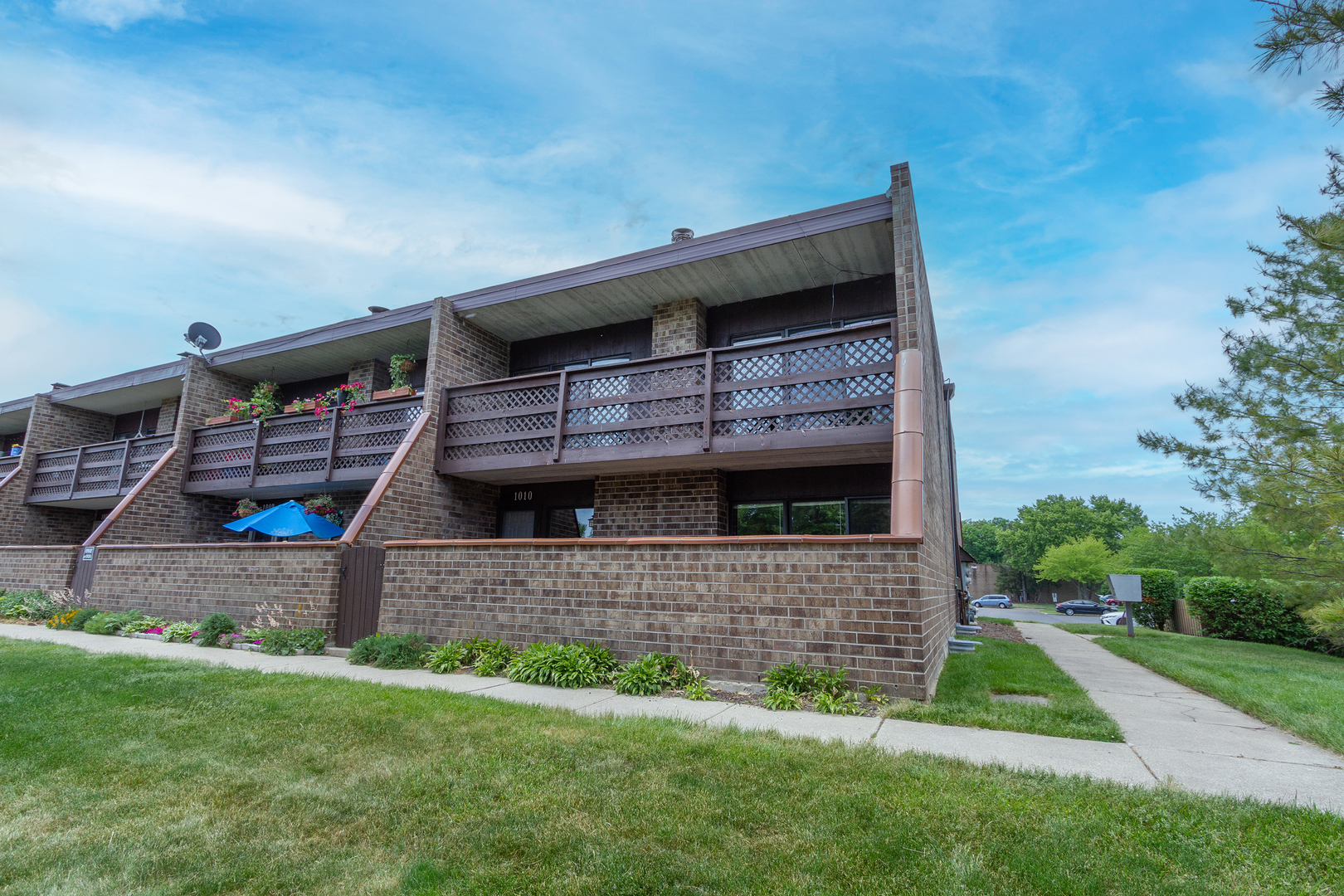 1010 Kenneth Circle Elgin, IL 60120 - Photo 18 of 18 a front view of house with yard