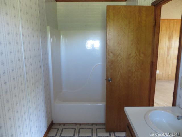 4377 East Maiden Road Maiden, NC 28650 - Photo 11 of 17 Gallery Image 11